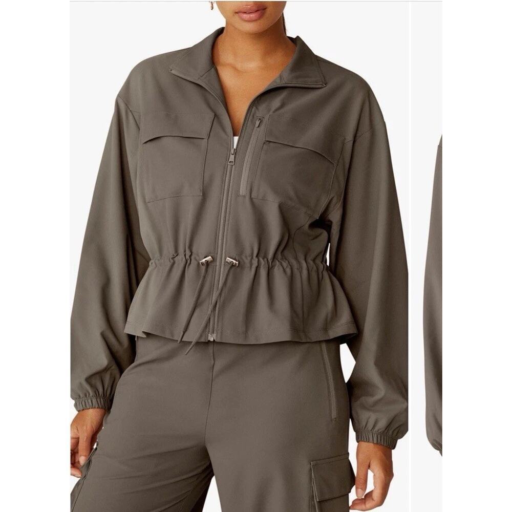 Beyond Yoga City Chic Jacket Dune Sz M Lightweight Packable NEW $148